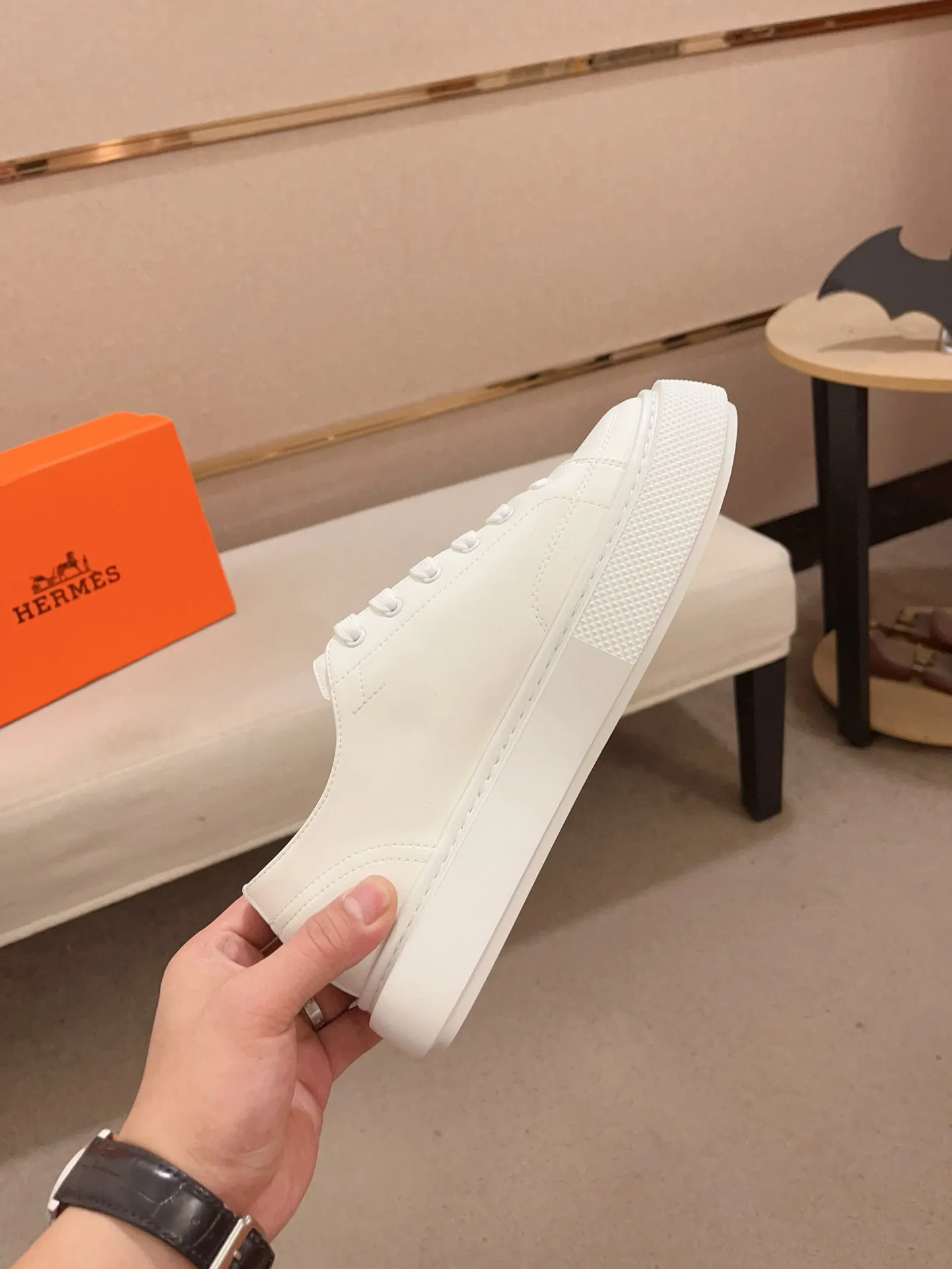 Men's clothing and shoes💰: 442💰《HERMES》【Classic original single version】Hermès; top 🔝purchase agent🔍🔍men's latest 🇺🇸 counter sales simultaneously, imported from Italy original ▲▲cowhide ▲▲ (high-end, nobility, class) ) Exquisite workmanship (Italian 🇮🇹 imported water-dyed 🐂 cowhide lining) sole: original sole provided by the original factory, ⚠️exclusive double-layer activity·TPR·rubber·combined molded outsole; super comfortable·wear-resistant·non-slip·environmental protection The real thing is more beautiful if you take the real thing (high quality, follow the order). You can enter and exit the counter at will * Number of yards: 38-44 (45 can be customized and cannot be returned or exchanged)